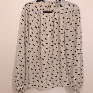 H & M cream and black graphic blouse